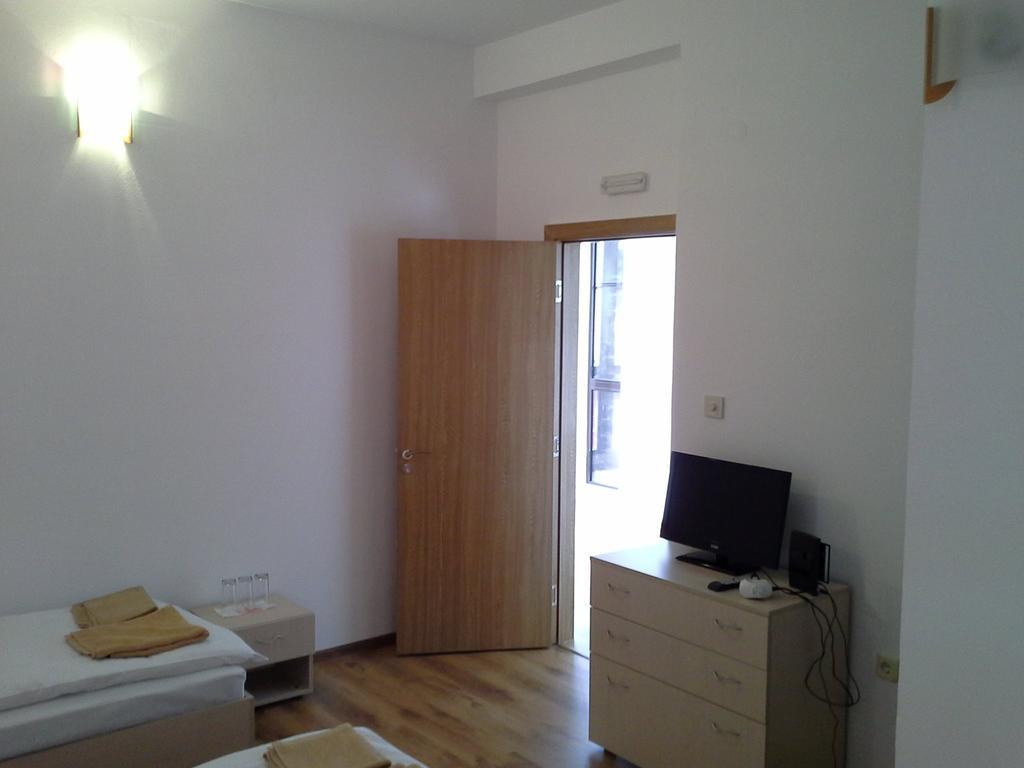 Hostel The White House Karlovo