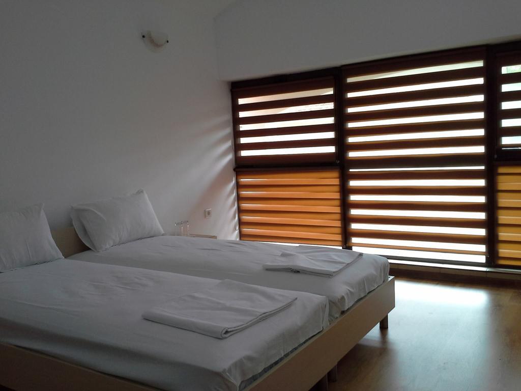 Hostel The White House *